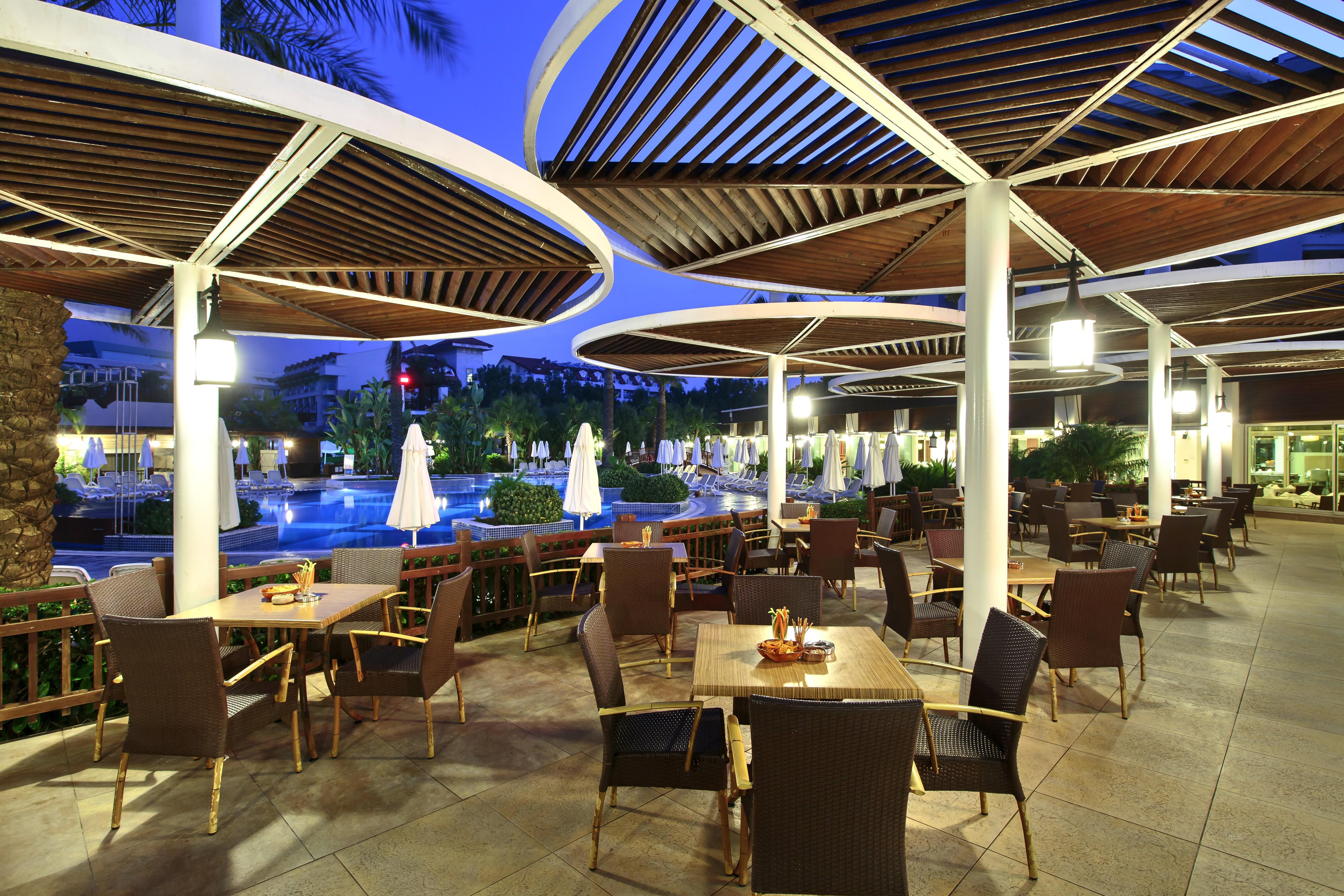 Sunis Evren Beach Resort Hotel & Spa Side Exterior photo
